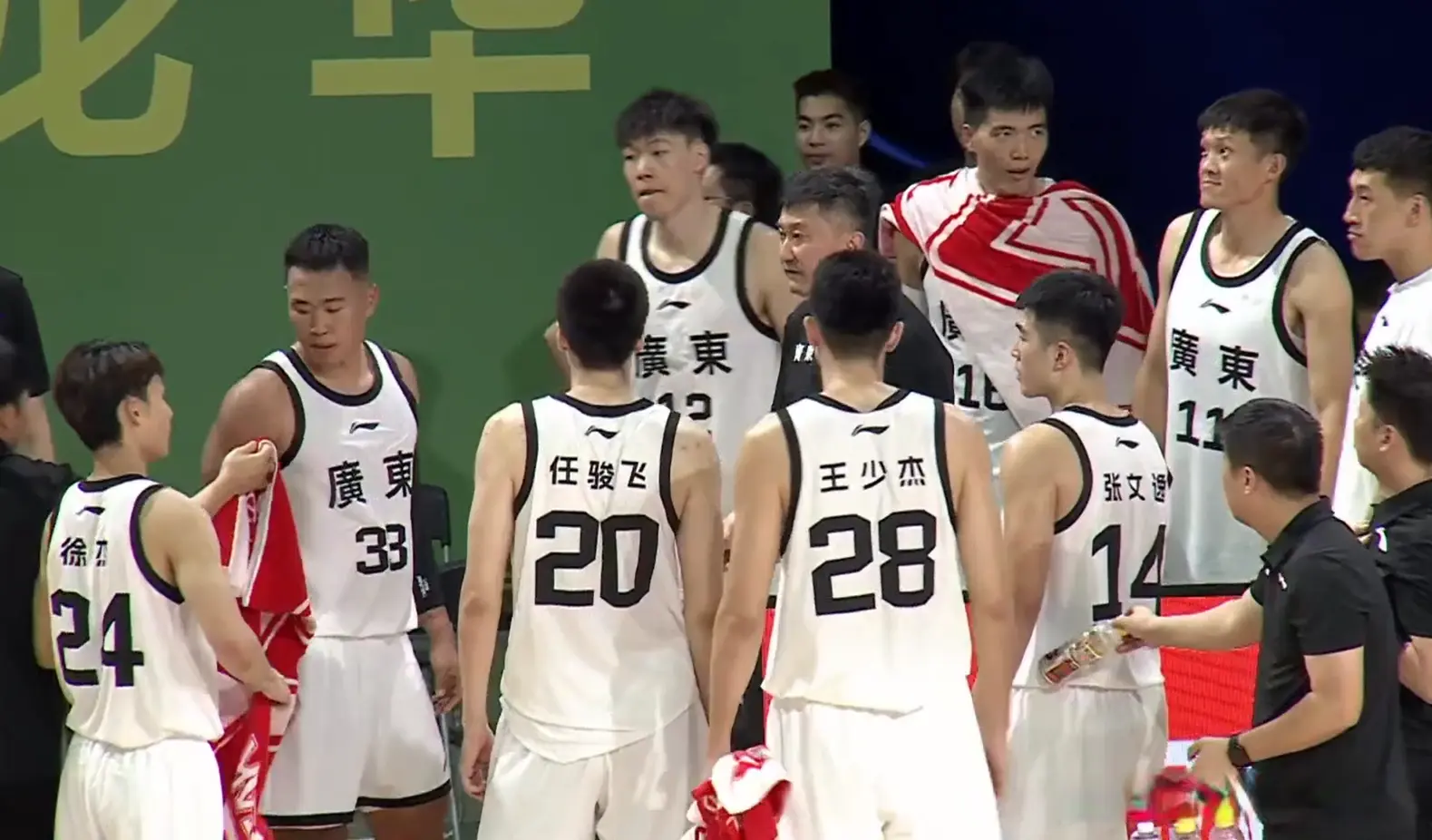 男篮服务了
